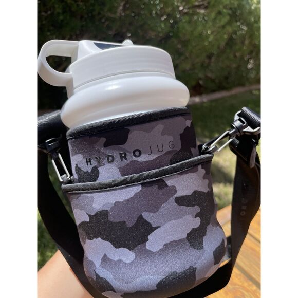 HydroJug Small 32 oz Water Bottle with Sleeve & Strap – Brand New – Leak-Proof, - Picture 1 of 8